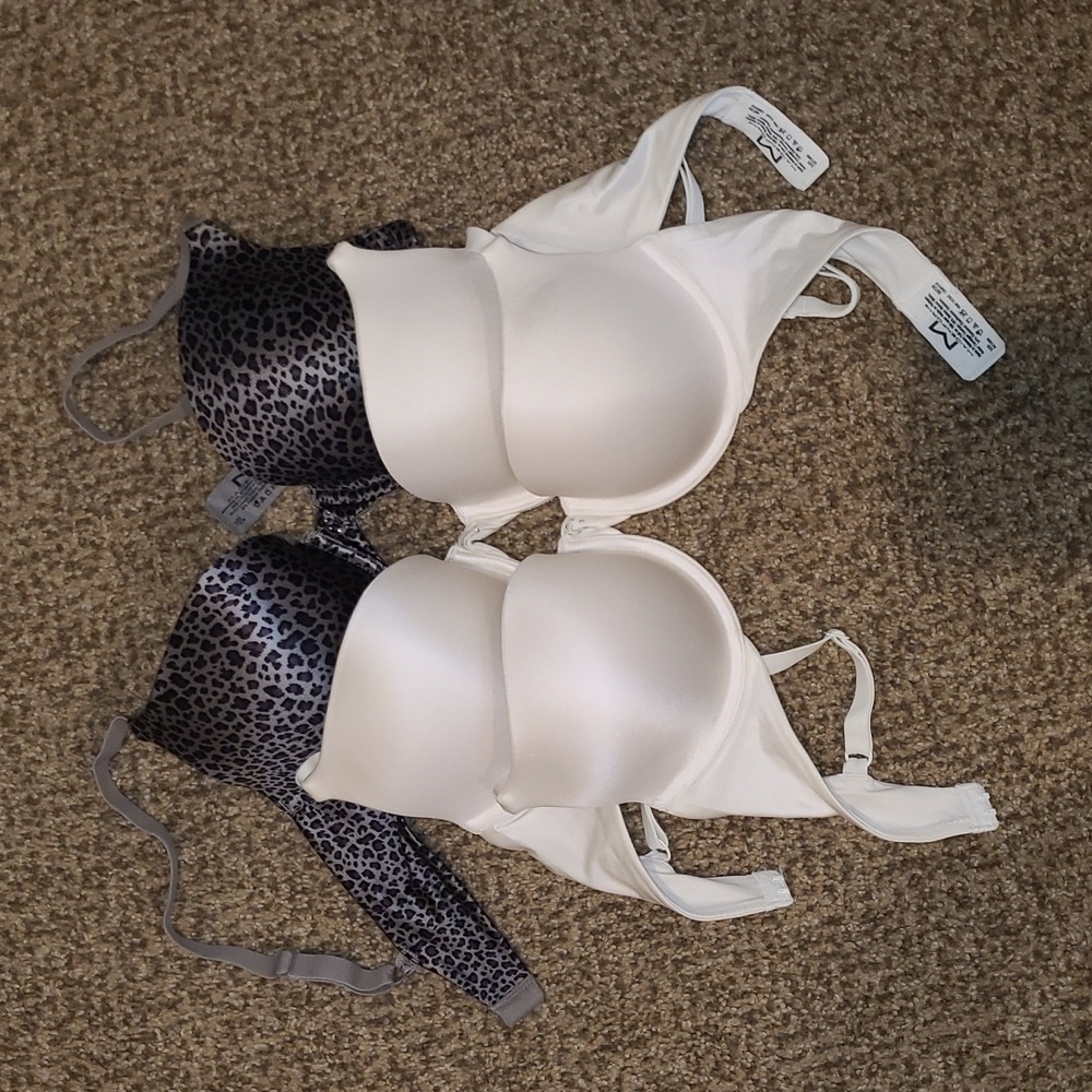 3 Maidenform Bras 32D